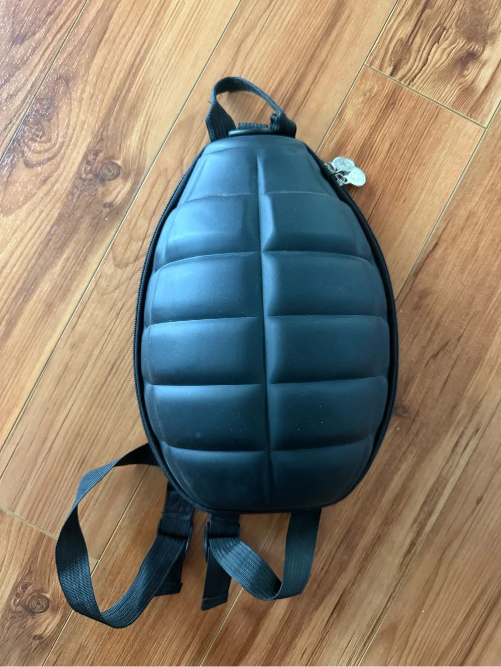 Black Men's Shell-Style Compact Backpack